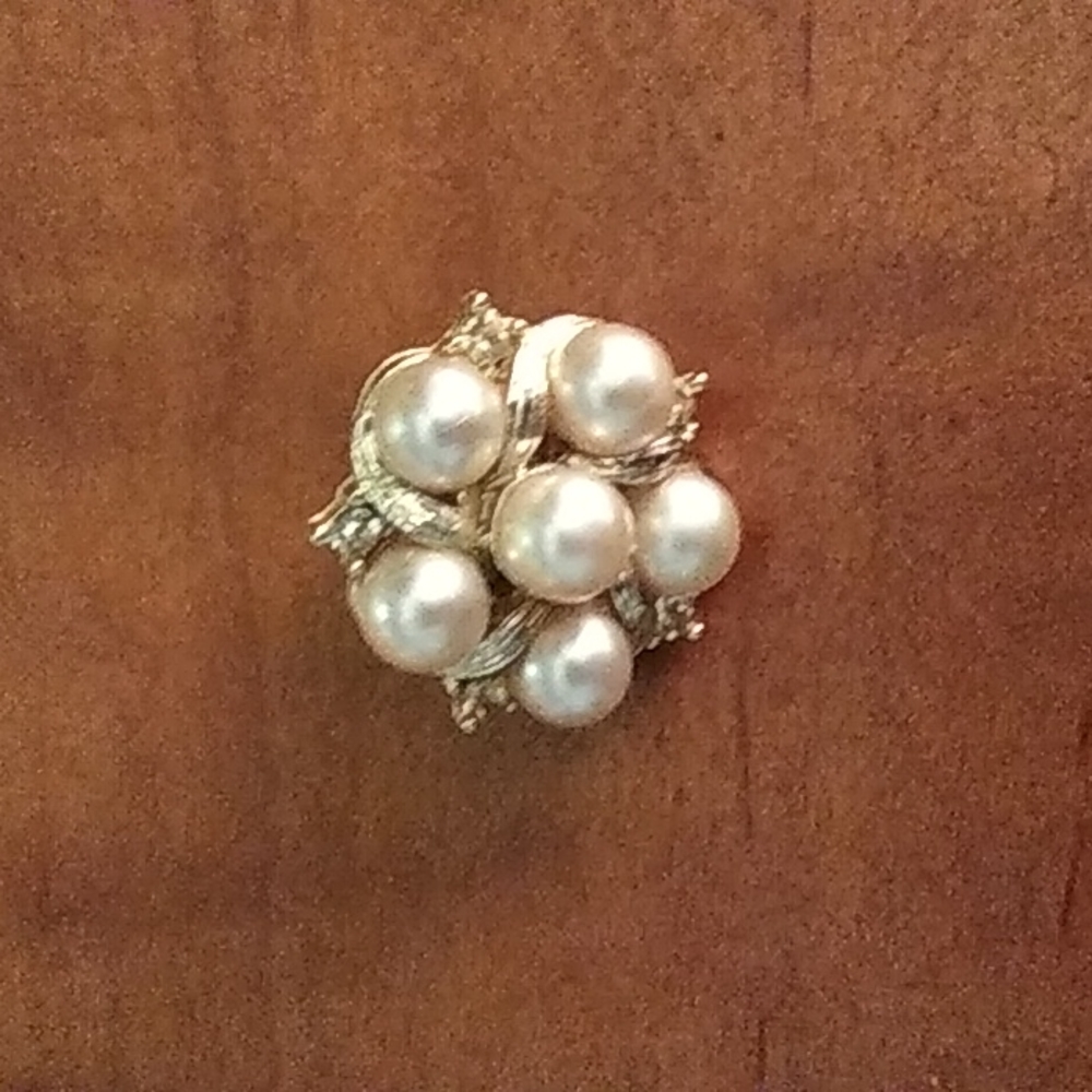 Clip Earring Bundle - Picture 5 of 7